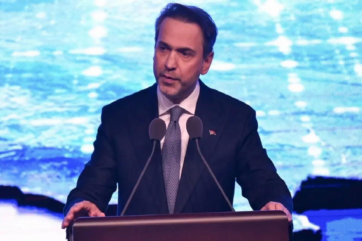 Bakan Bayraktar, 2024’te rüzgar ve güneşte rekor kapasitenin devreye alındığını bildirdi Açıklaması