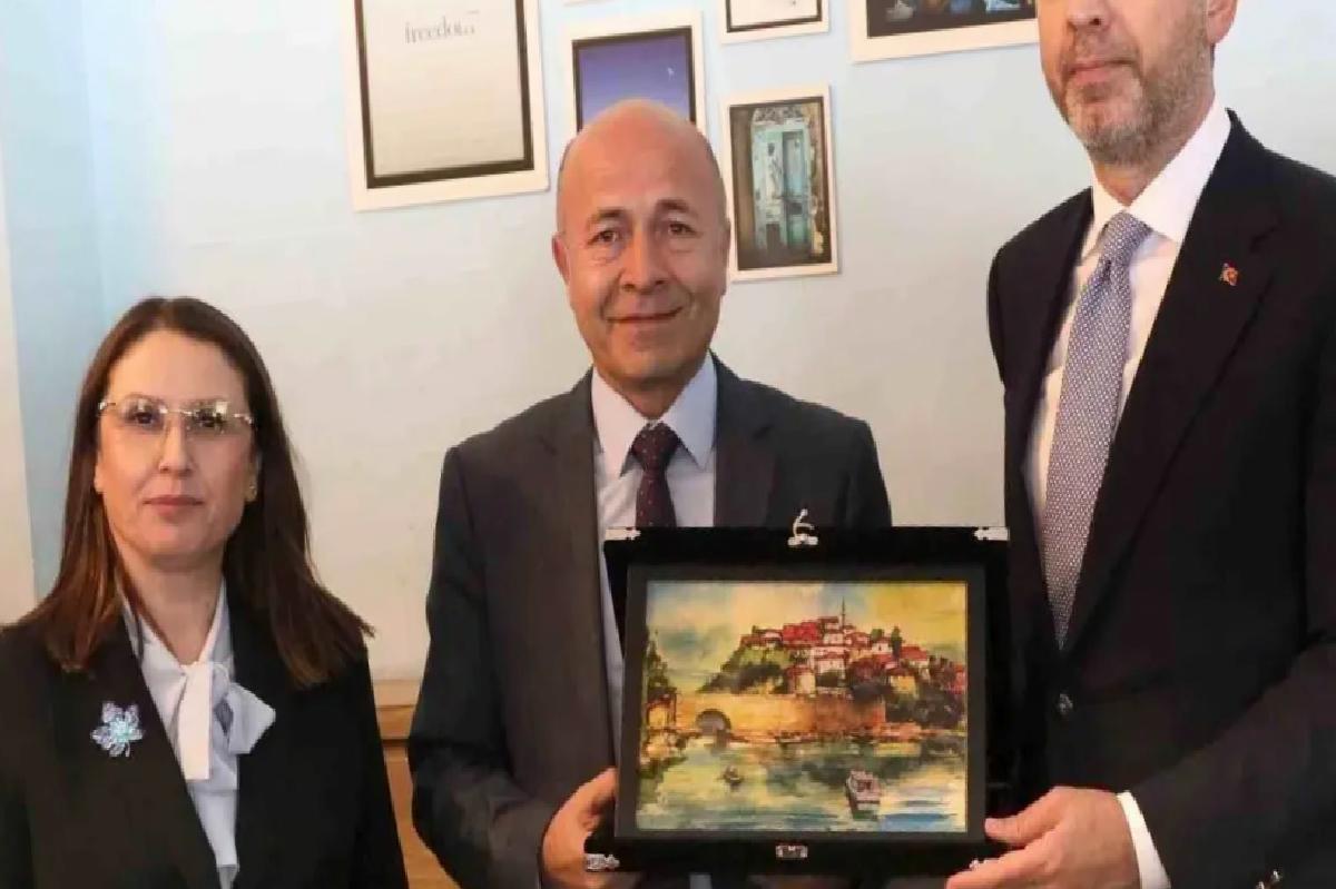 Bakan Bayraktar Amasra’da Belediye Başkanı Çakır’ı Ziyaret Etti
