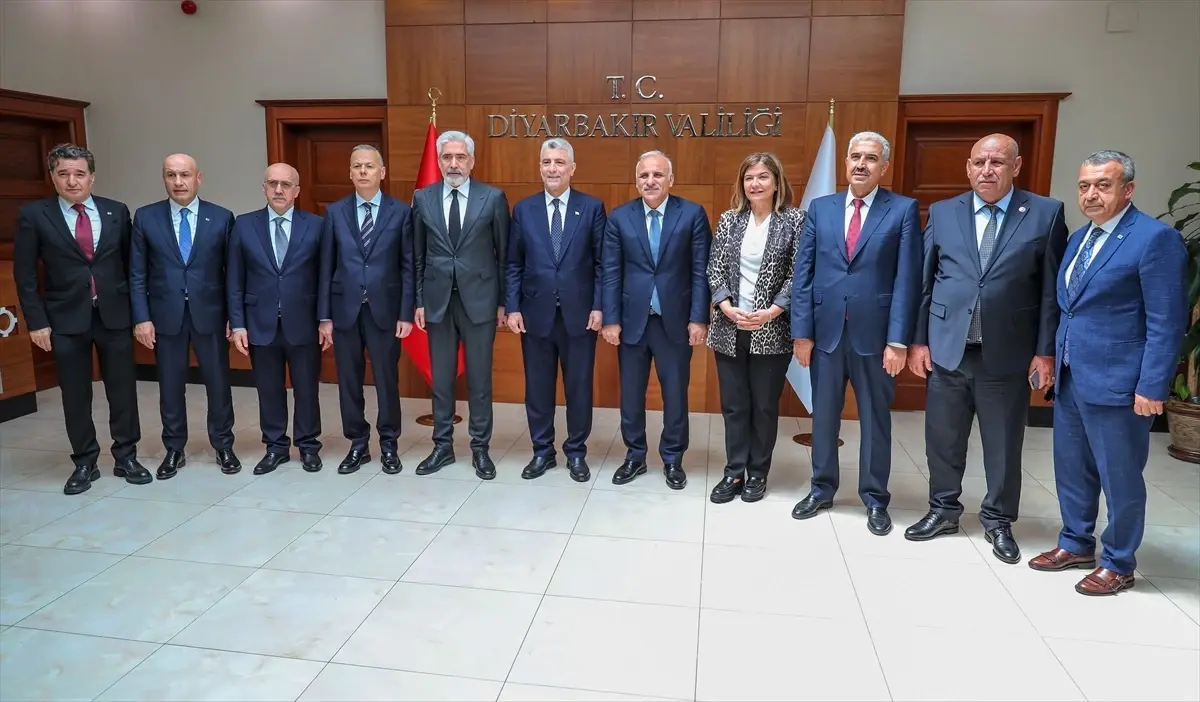 Bakan Bolat Diyarbakır’da Temaslarda Bulundu