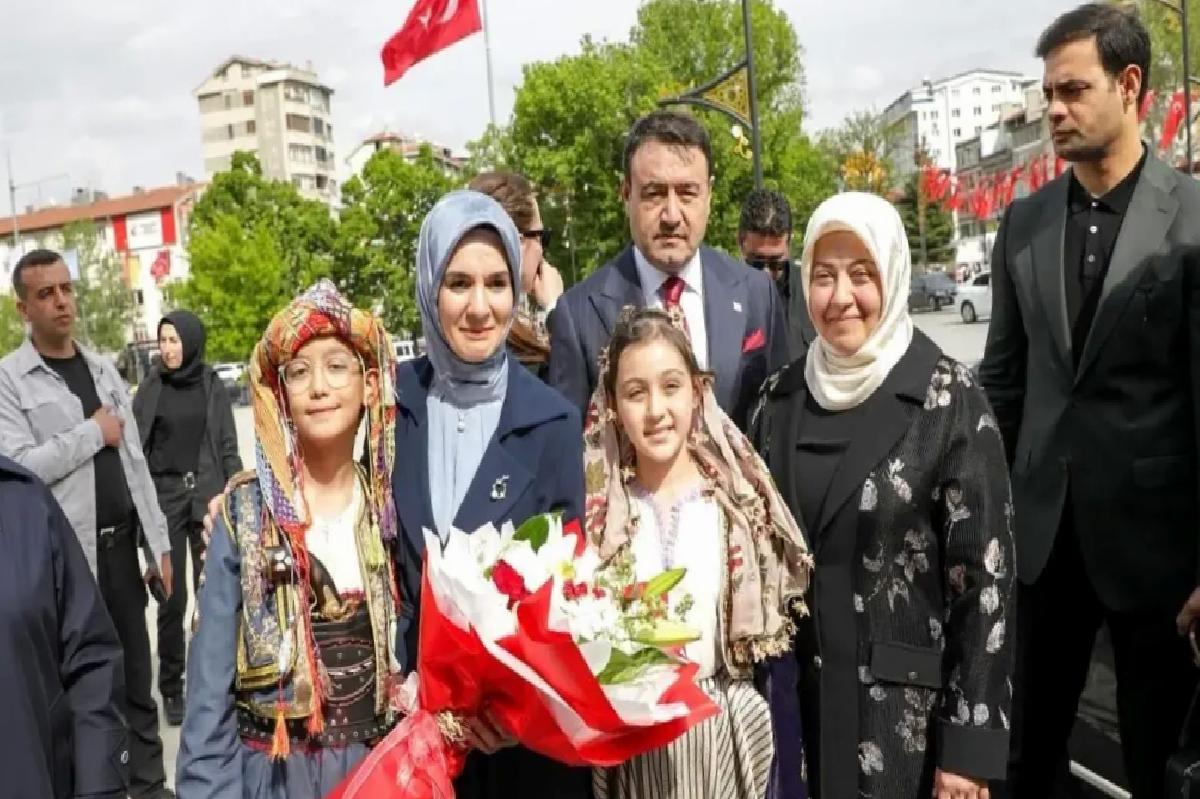 Bakan Göktaş Kütahya’da Ziyaretlerde Bulundu