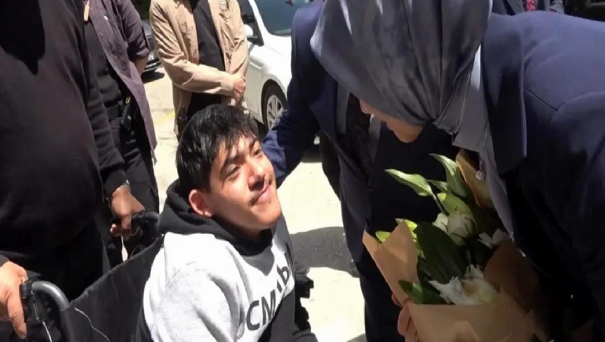 Bakan Göktaş’tan Özel Gereksinimli Abdullah’a Ilgi