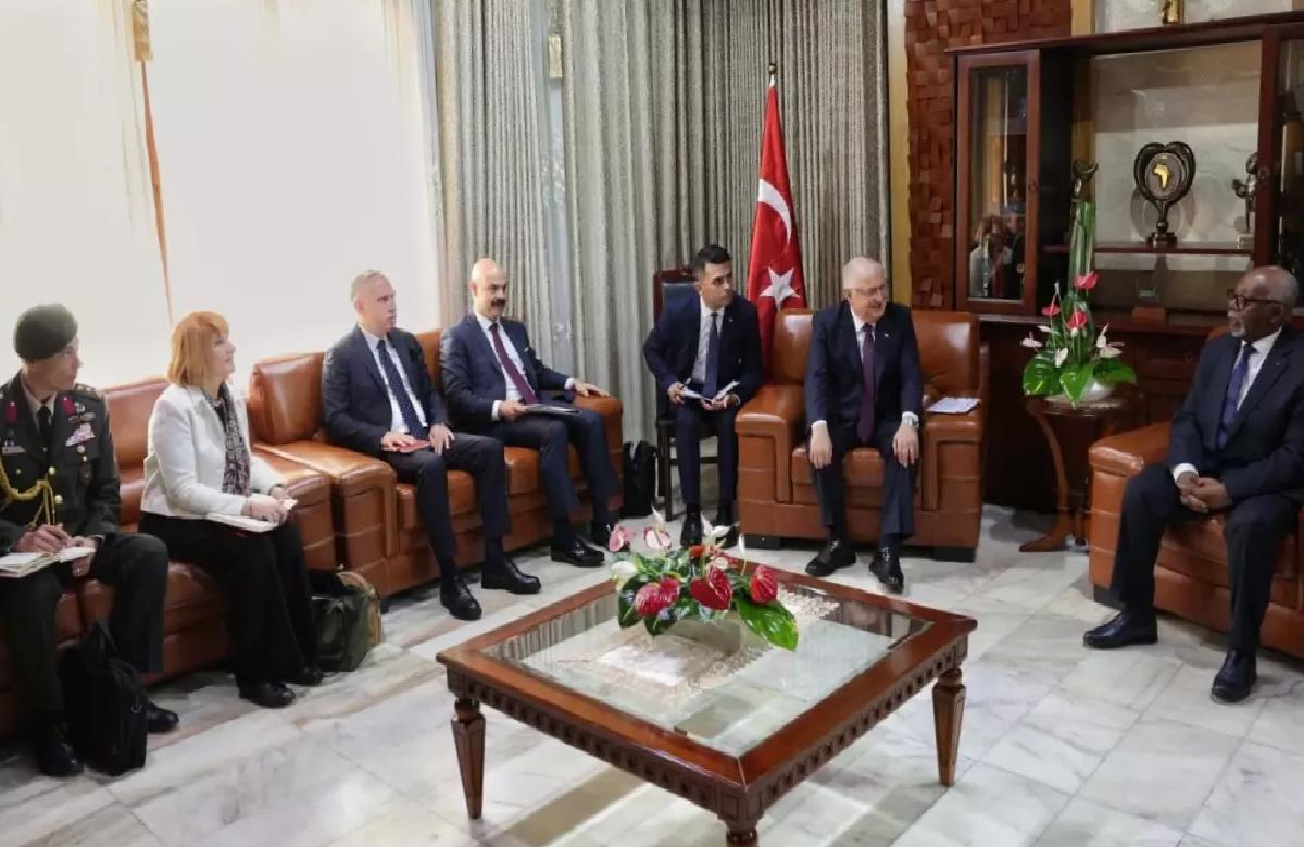 Bakan Güler Kamerun’da Resmi Temaslarda Bulundu
