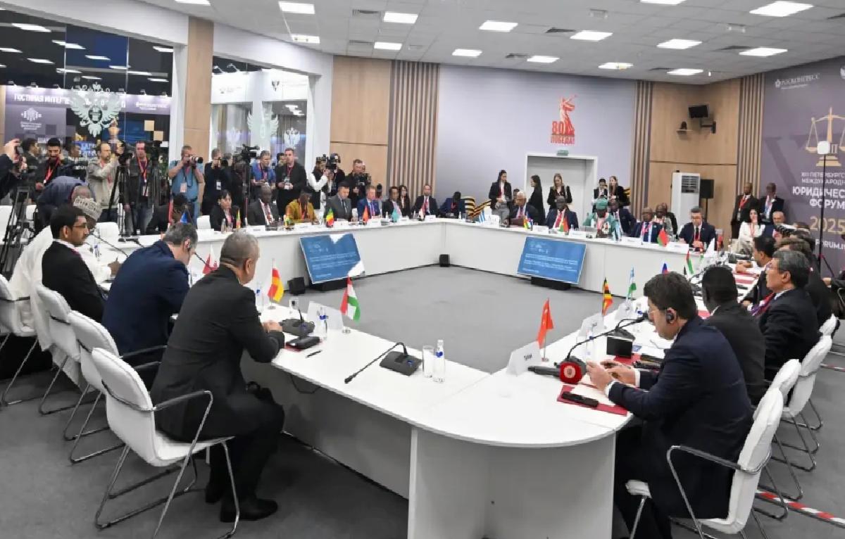 Bakan Tunç St. Petersburg Forumu’nda