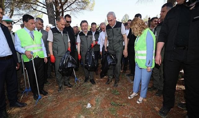 Bakandan yangınlara karşı vatandaşla birlikte orman temizliği
