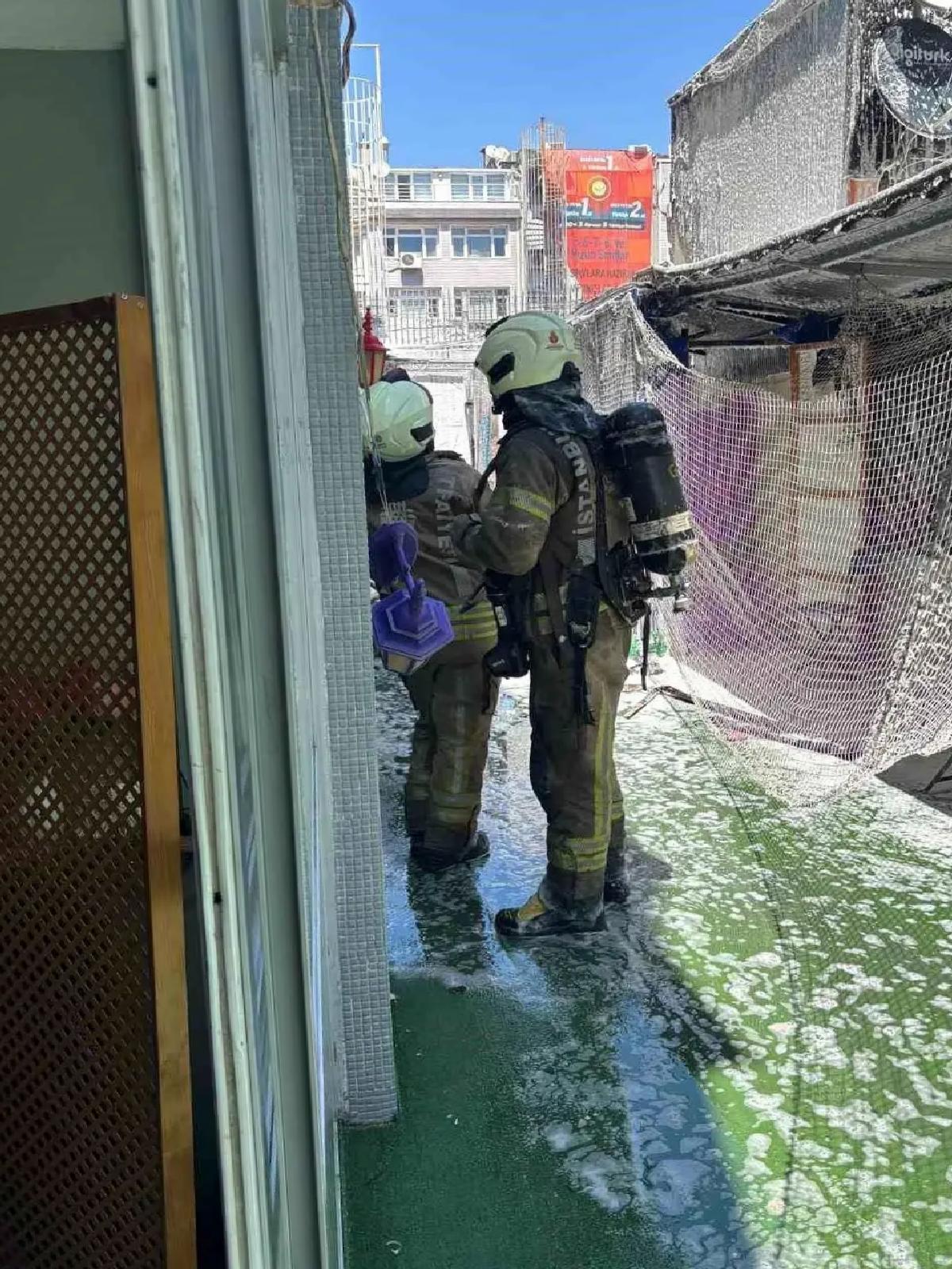 Bakırköy’de Çocuk Oyunuyla Yangın Çıktı