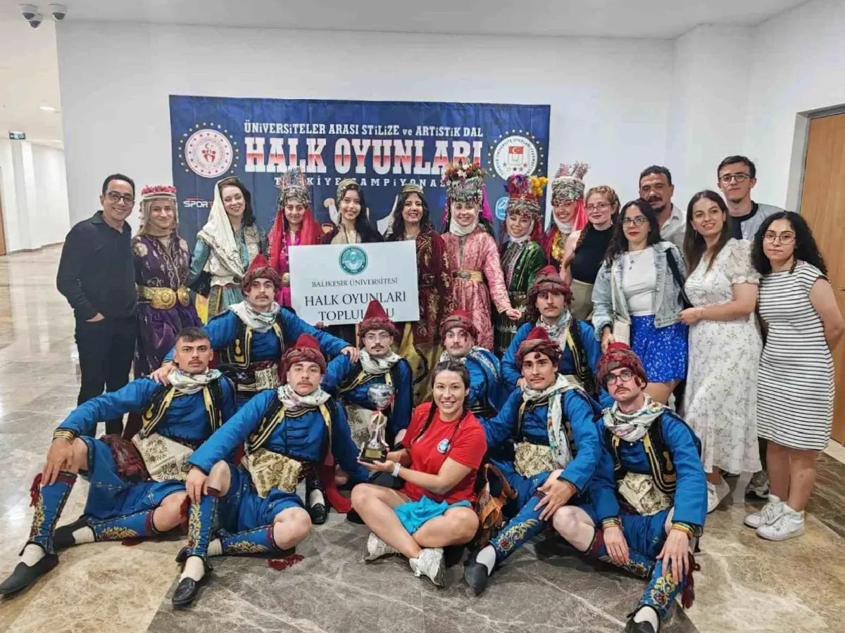 Balıkesir Üniversitesi’nden Zeybekler Kategorisinde İkincilik