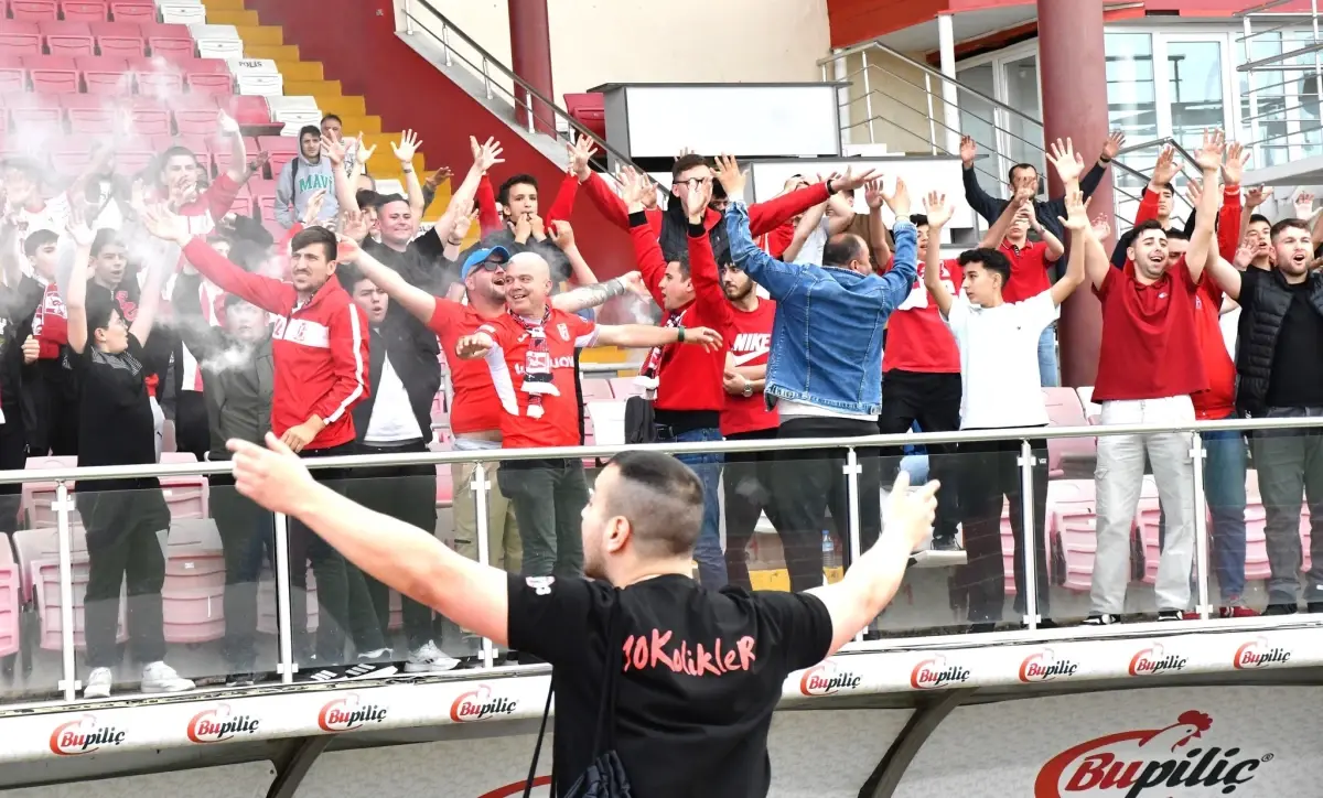 Balıkesirspor’a Taraftardan Moral Desteği