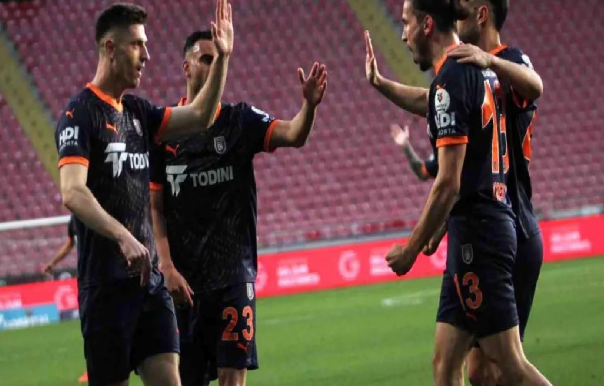 Başakşehir, Hatayspor’u 2-1 Geride Bıraktı