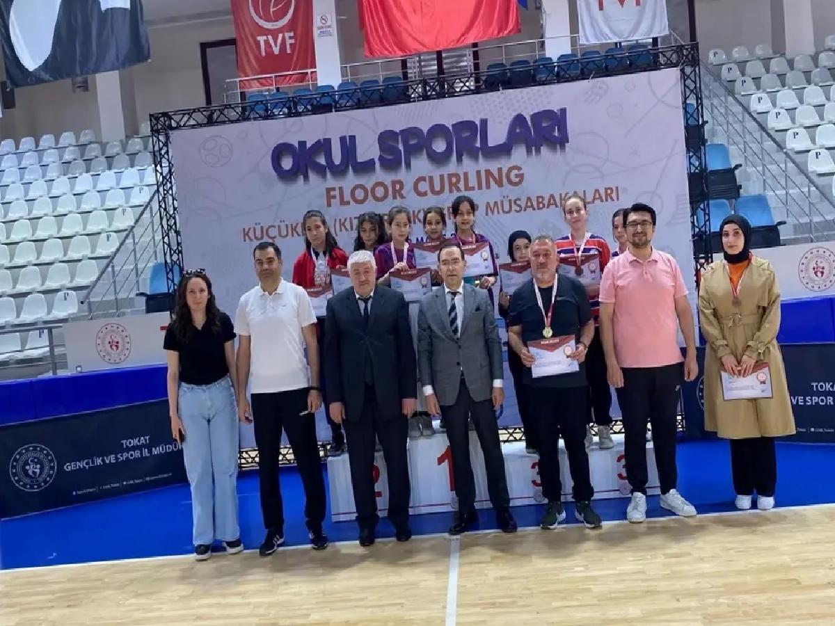 Başçiftlik Küçük Kız Curling Takımı İkinci Oldu