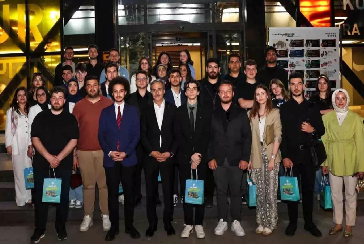 Başkan Alemdar, Gençlerle Bir Araya Gelerek Gelecek Hedeflerini Paylaştı