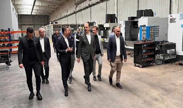 Başkan Altay Bilim Merkezi’nde Öğrencileri, Organize Sanayi’de Çalışanları Ziyaret Etti
