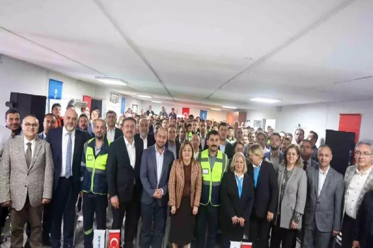 Başkan Şahin, 1 Mayıs’ta belediye çalışanlarıyla bir araya geldi