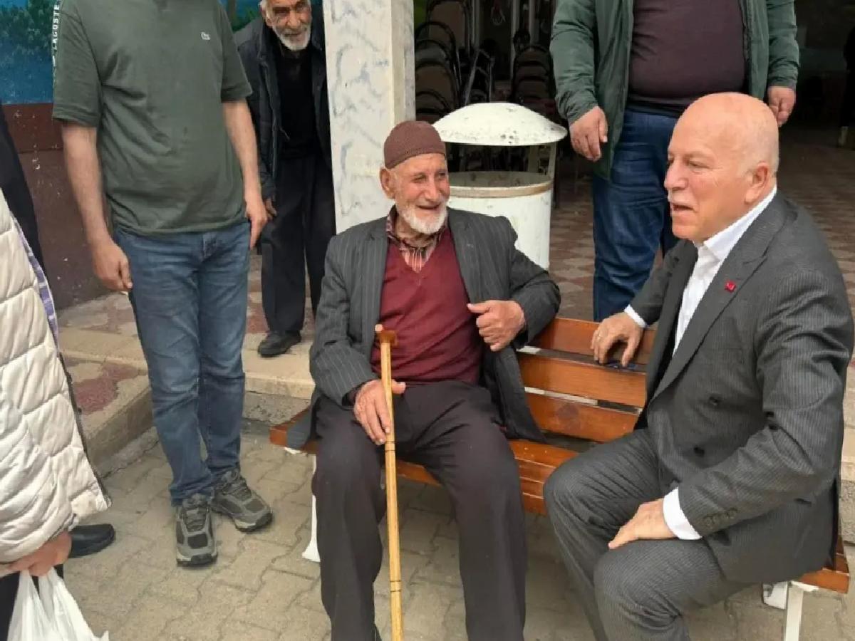 Başkan Sekmen, Esnaf ve Vatandaşlarla Bir Araya Gelerek Gönül Köprülerini Güçlendiriyor