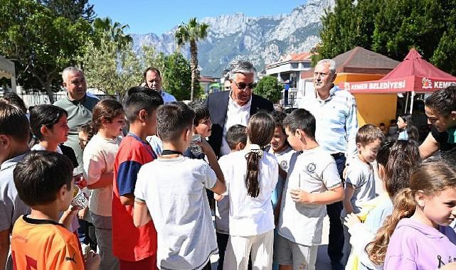 Başkan Topaloğlu kermese katıldı