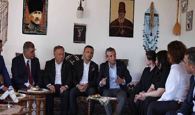 Başkan Tugay, İstanbul’da CHP Genel Başkanı Özgür Özel ile bir araya geldi