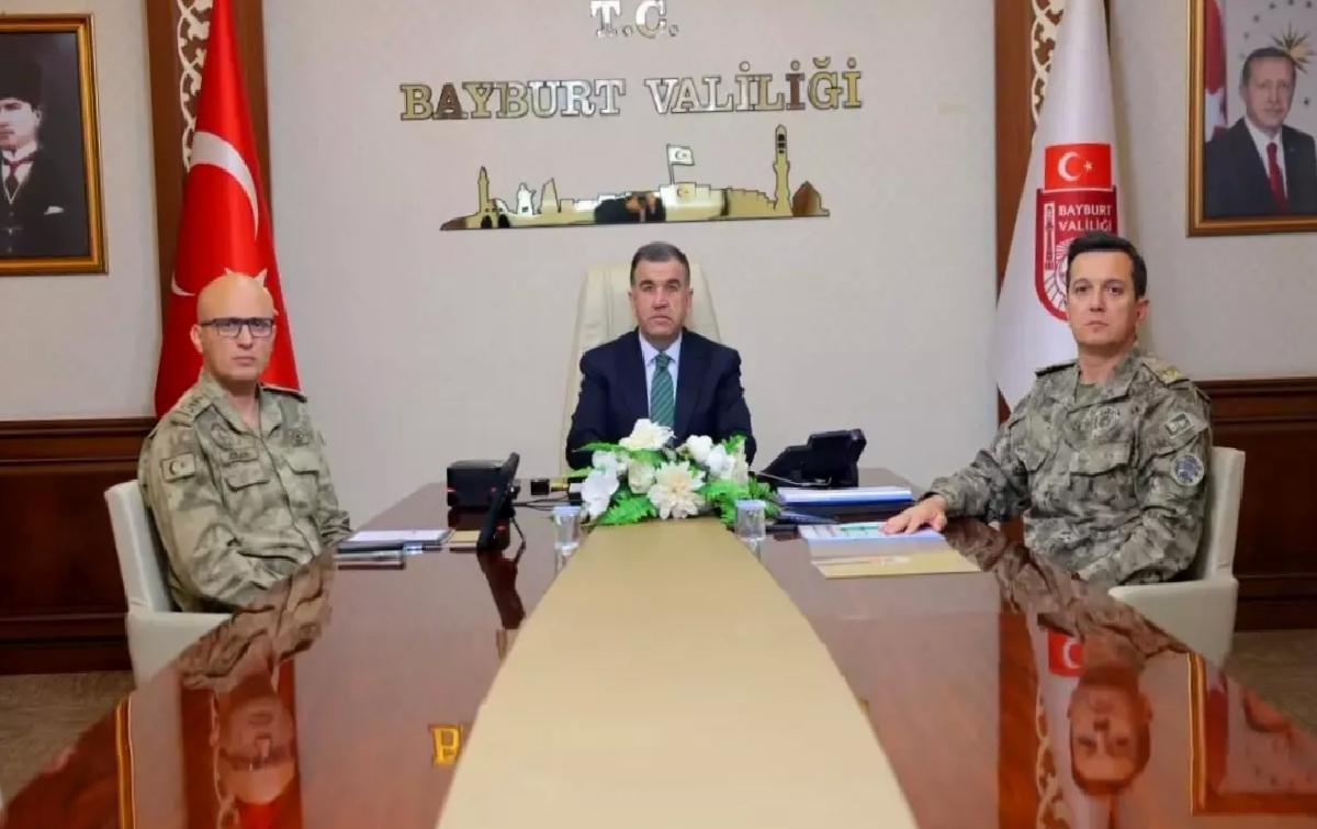 Bayburt Valisi Güvenlik Toplantısına Katıldı