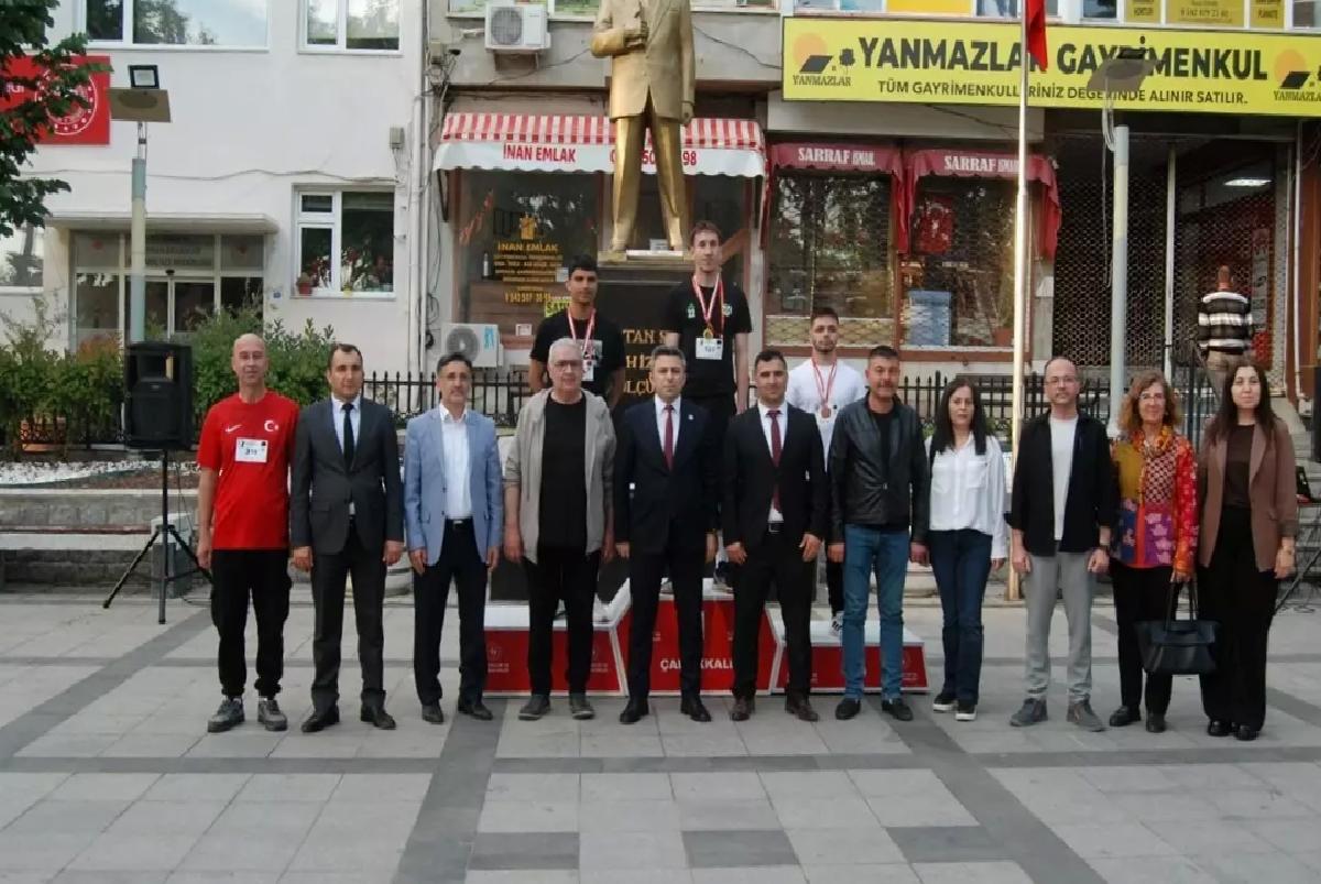 Bayramiç’te Atatürk İçin Koşu Düzenlendi