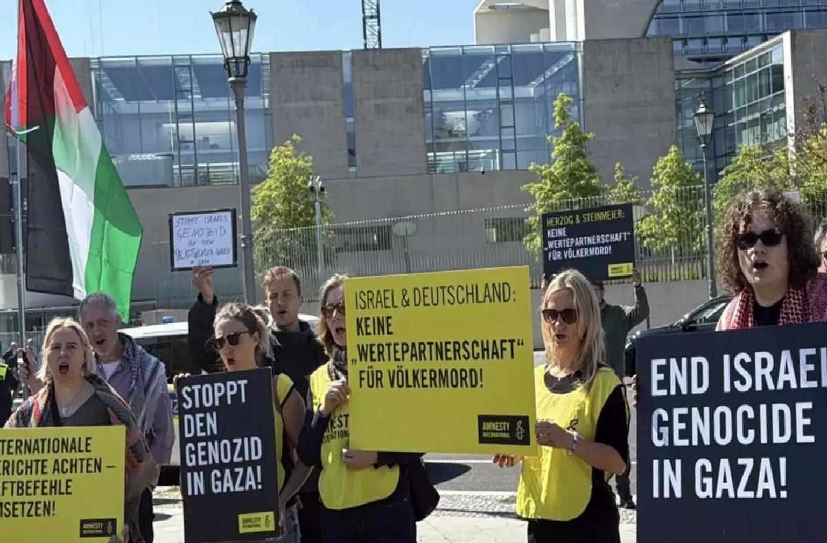 Berlin’de İsrail Cumhurbaşkanı’na Protesto