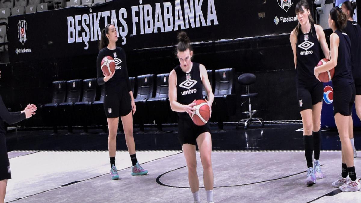 Beşiktaş Kadın Basketbol Takımı’nda 10 oyuncuyla vedalaşıldı