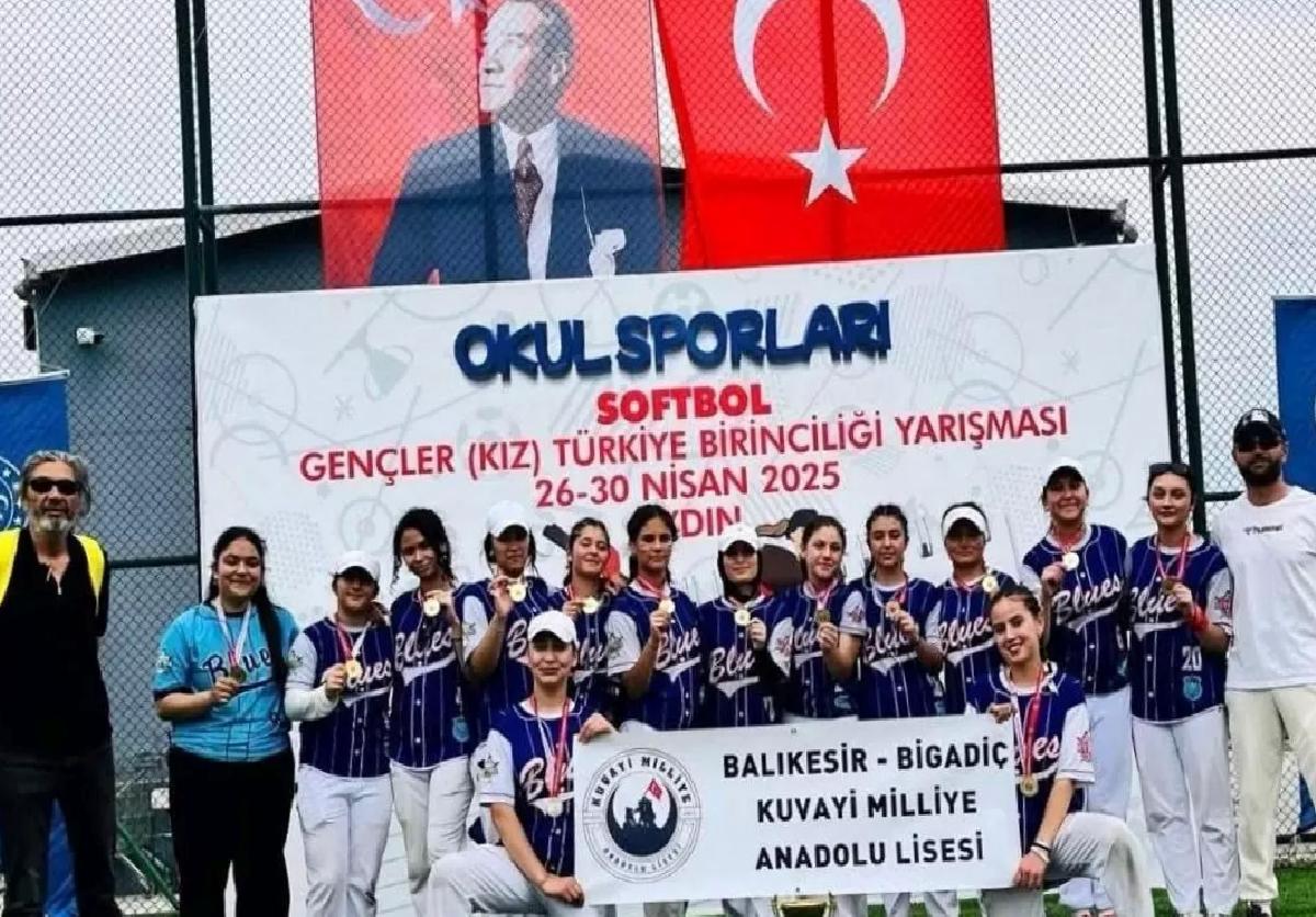 Bigadiç Lisesi Softbol Şampiyonu