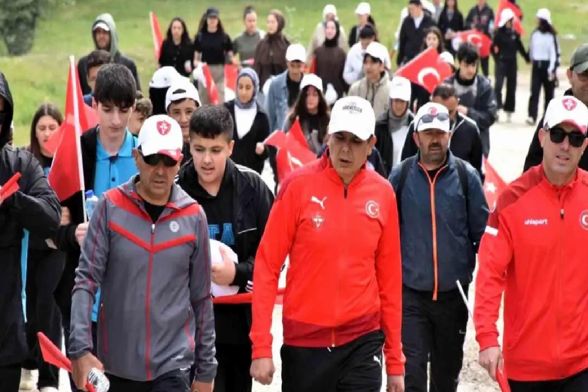 Bilecik’te Gençler 19 Mayıs İçin Doğayla Buluştu