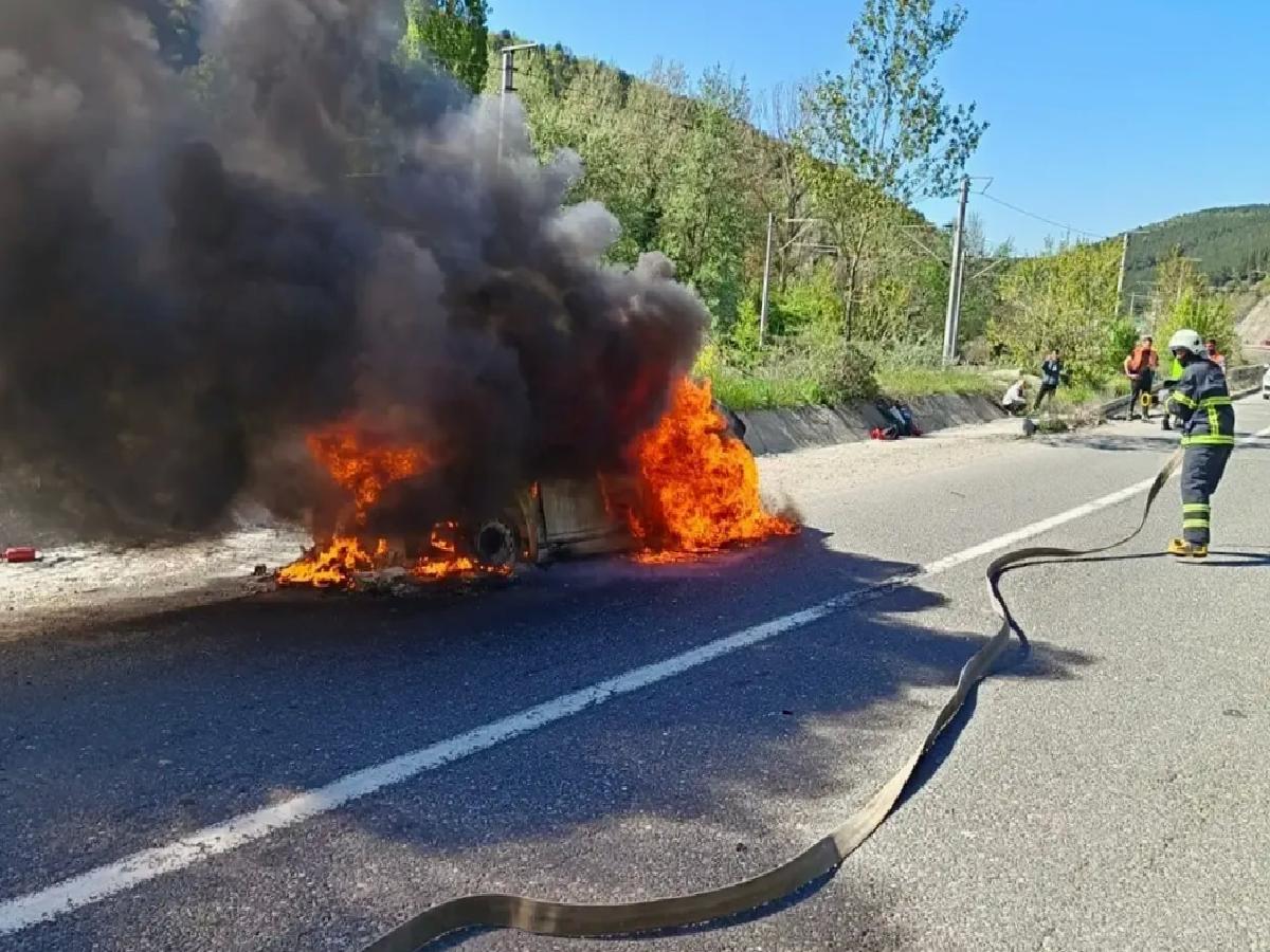Bilecik’te Otomobilde Yangın Çıktı