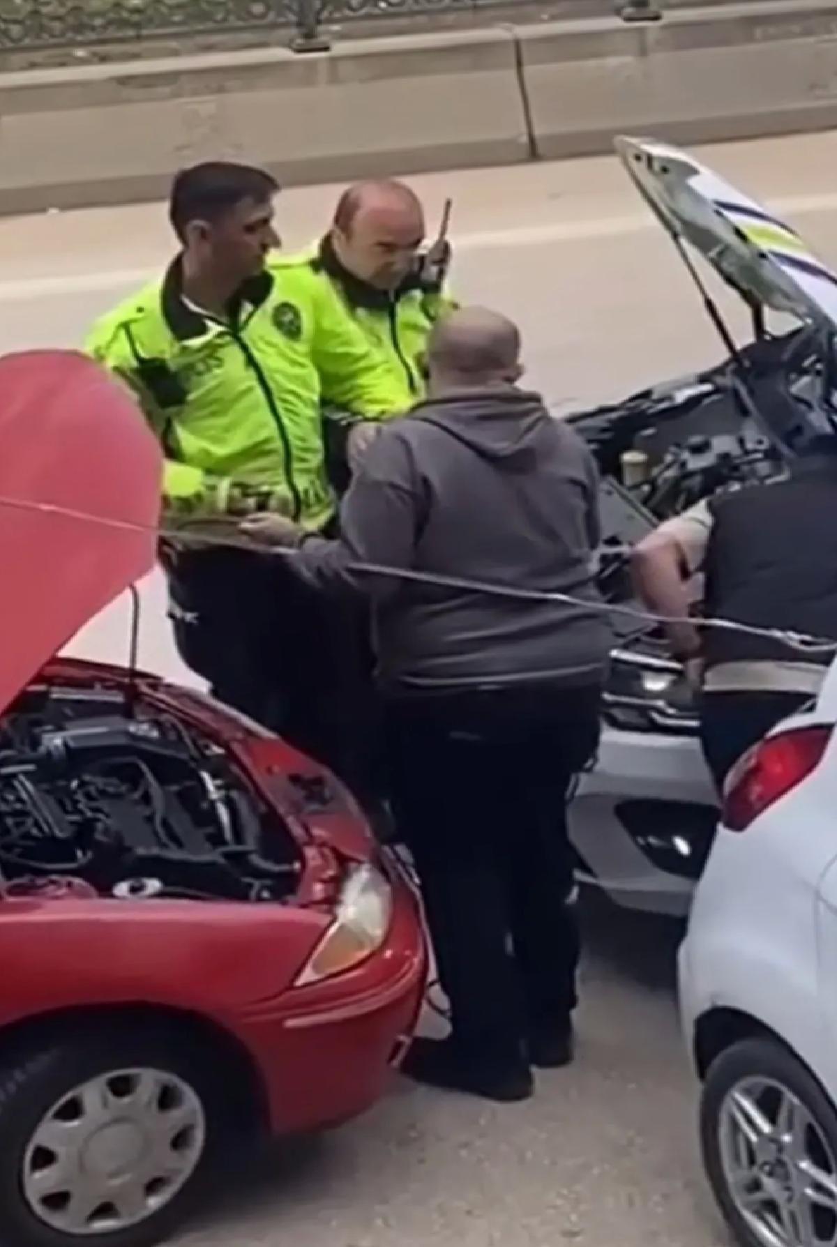 Bilecik’te Trafik Ekiplerinden Akü Yardımı