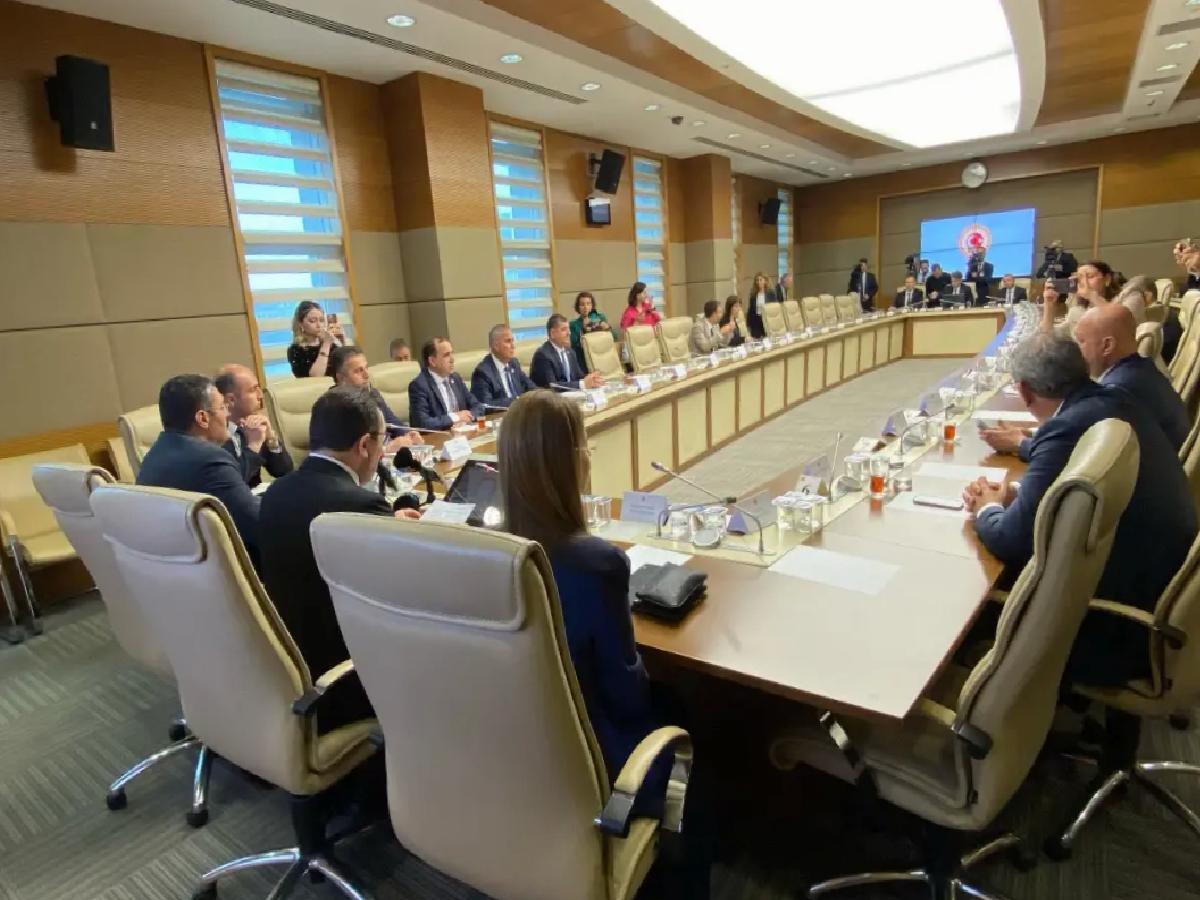 Bolu Valisi Yangın Komisyonunda Açıklamalarda Bulundu