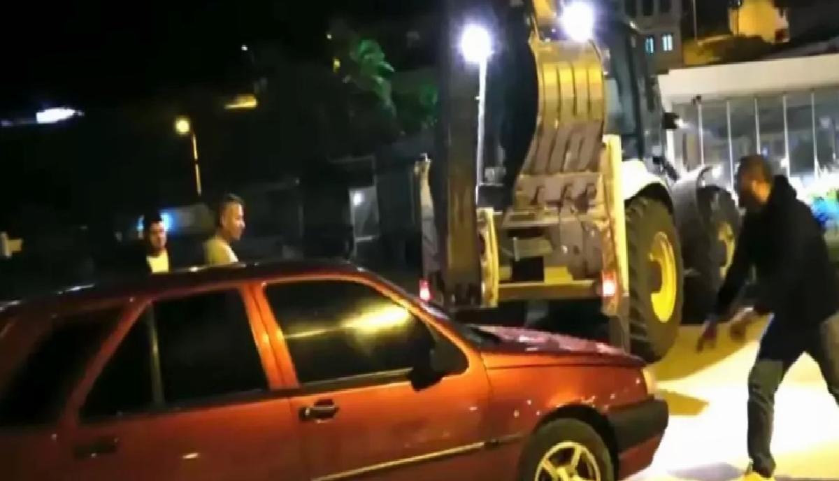 Bozcaada’da Alkollü Sürücü Limanda Kaza Yaptı