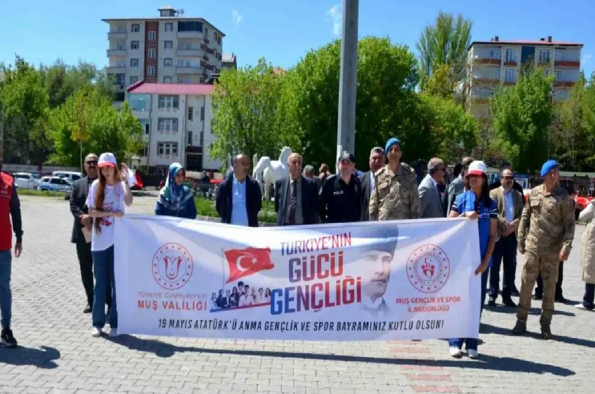 Bulanık’ta Gençlik Yürüyüşü Coşkusu