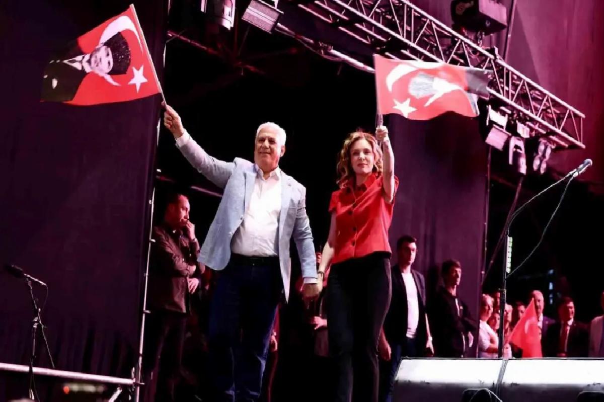 Bursa’da 19 Mayıs coşkusu “Mor ve Ötesi” ile zirve yaptı