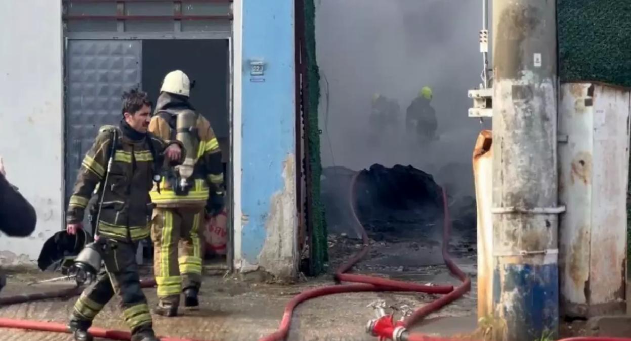 Bursa’da İki Fabrikanın Ortasında Yangın Çıktı