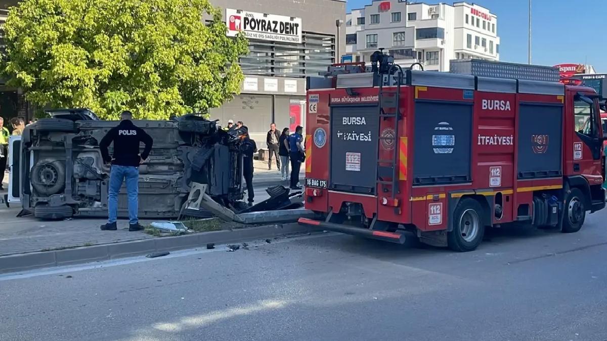 Bursa’da Polis Aracı Devrildi: 5 Yaralı