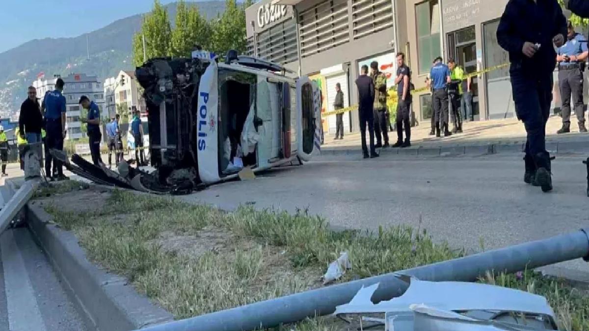 Bursa’da Polis Aracı Takla Attı