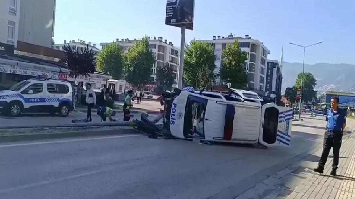 Bursa’da Polis Aracı Takla Attı