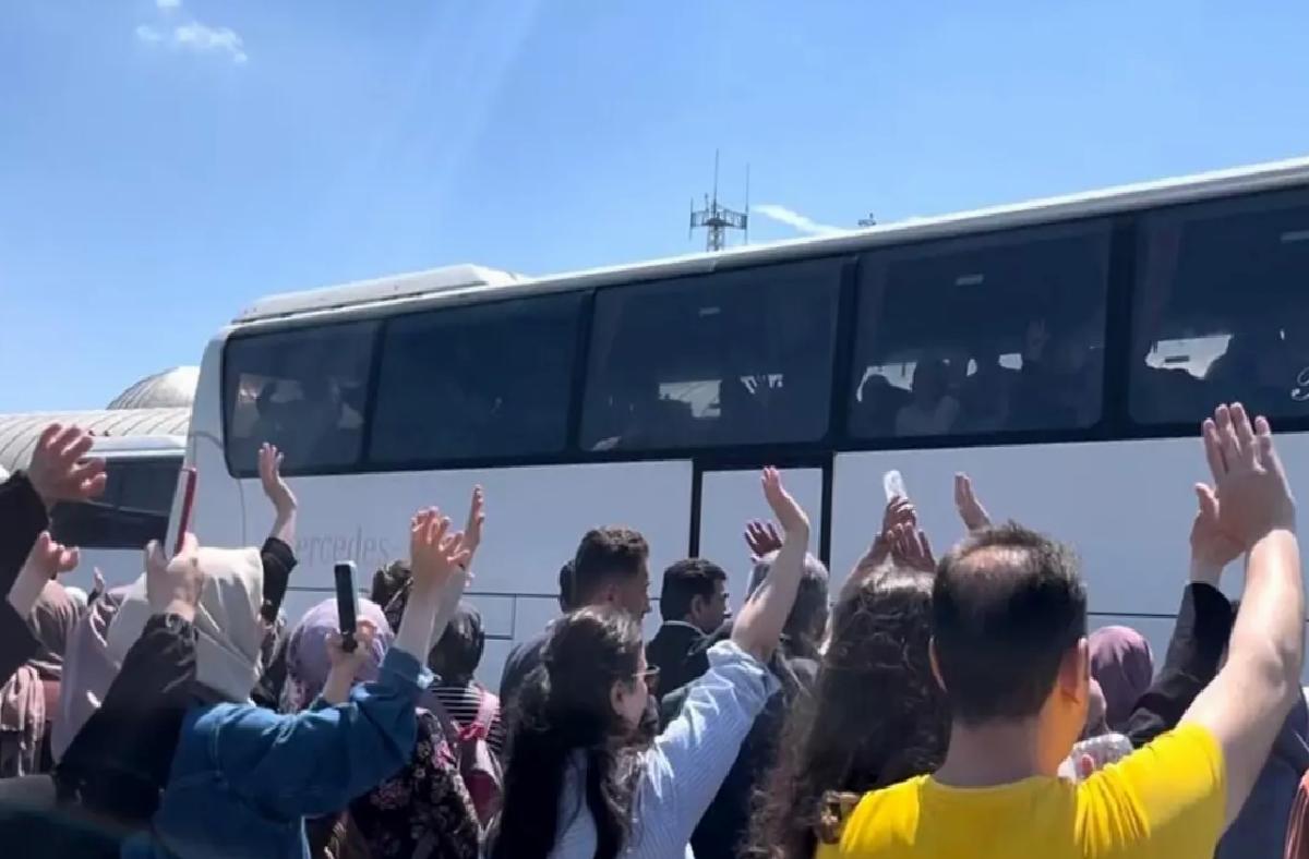 Bursa’dan Hac Adayları Uğurlandı