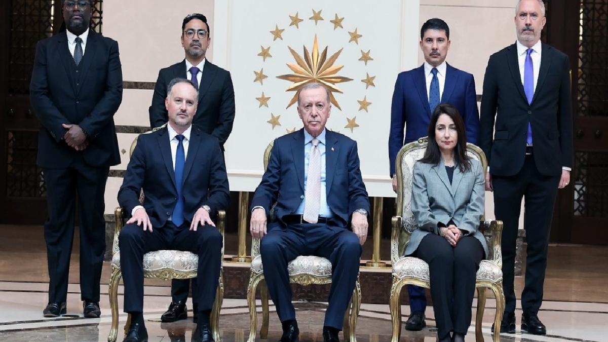 Büyükelçilerden Cumhurbaşkanı Erdoğan’a güven mektubu