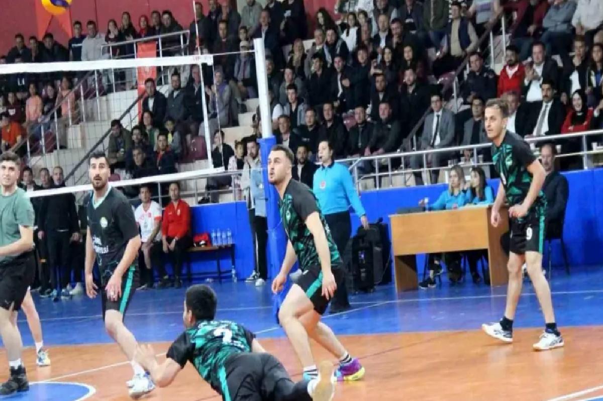 Çal’da Voleybol Turnuvası Şampiyonu Belli Oldu