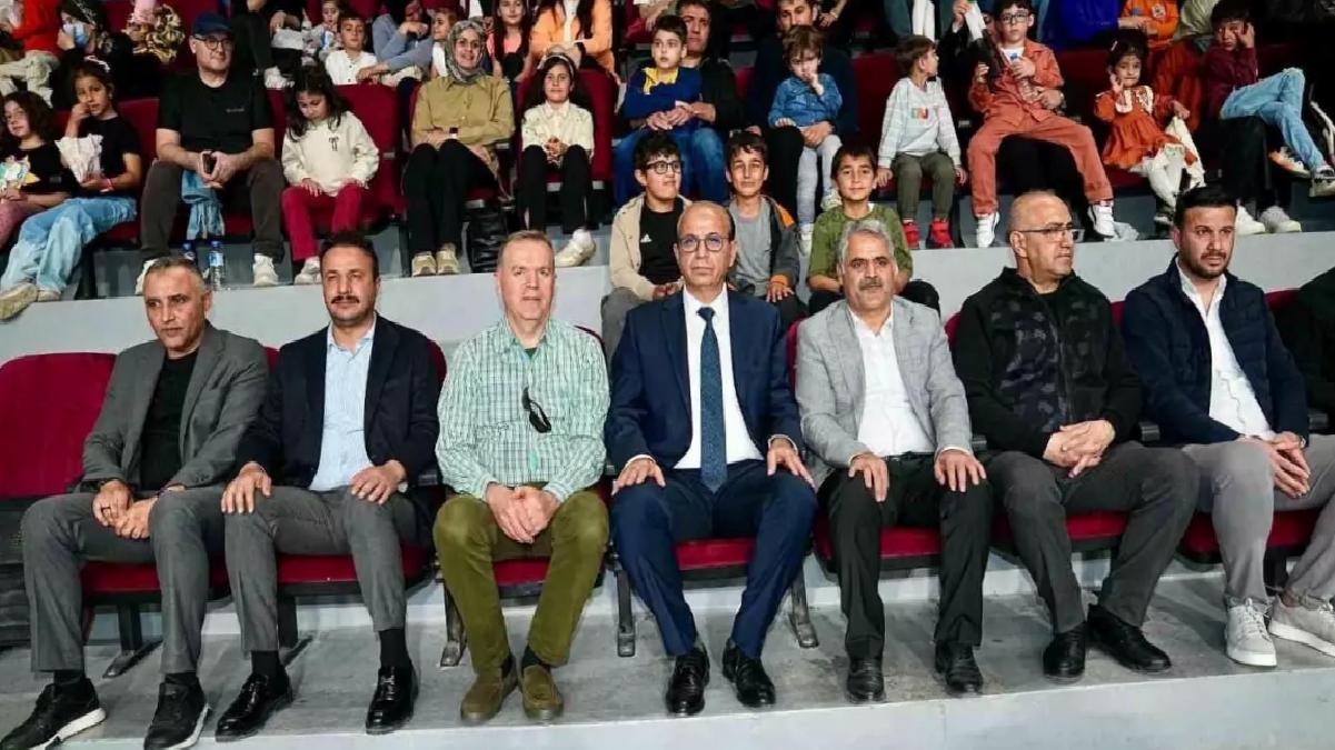 Cambaz Mithat’tan Unutulmaz Sirk Gösterisi