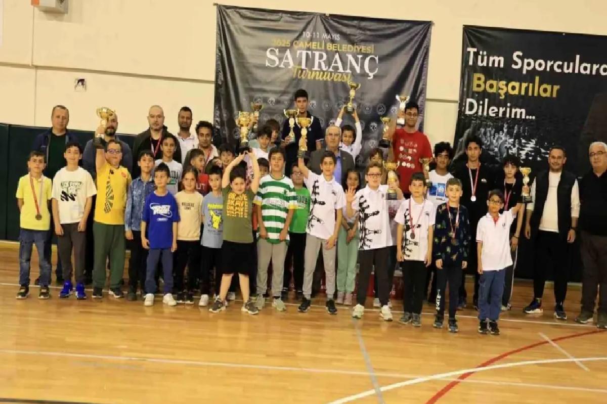 Çameli’de Gençlik ve Spor Bayramı Satranç Turnuvası Gerçekleştirildi