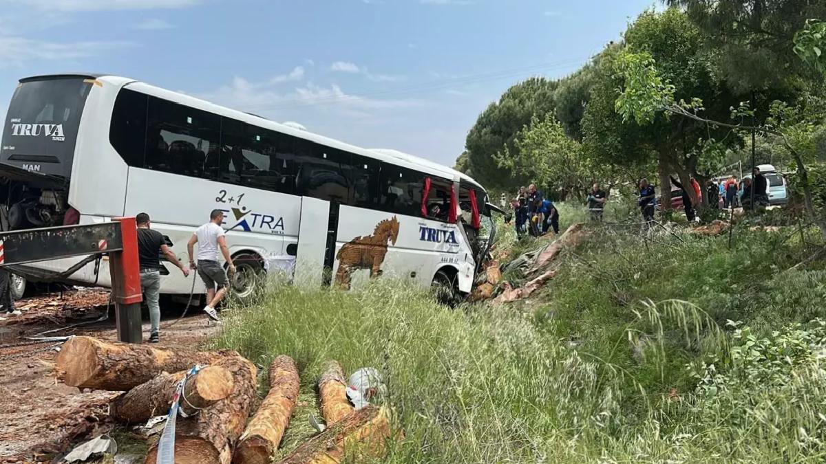 Çanakkale’de Feci Kaza: 8 Ölü, 21 Yaralı