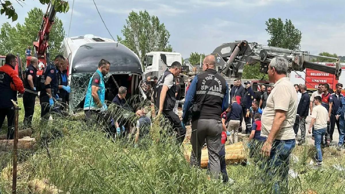 Çanakkale’de Feci Kaza: 8 Ölü