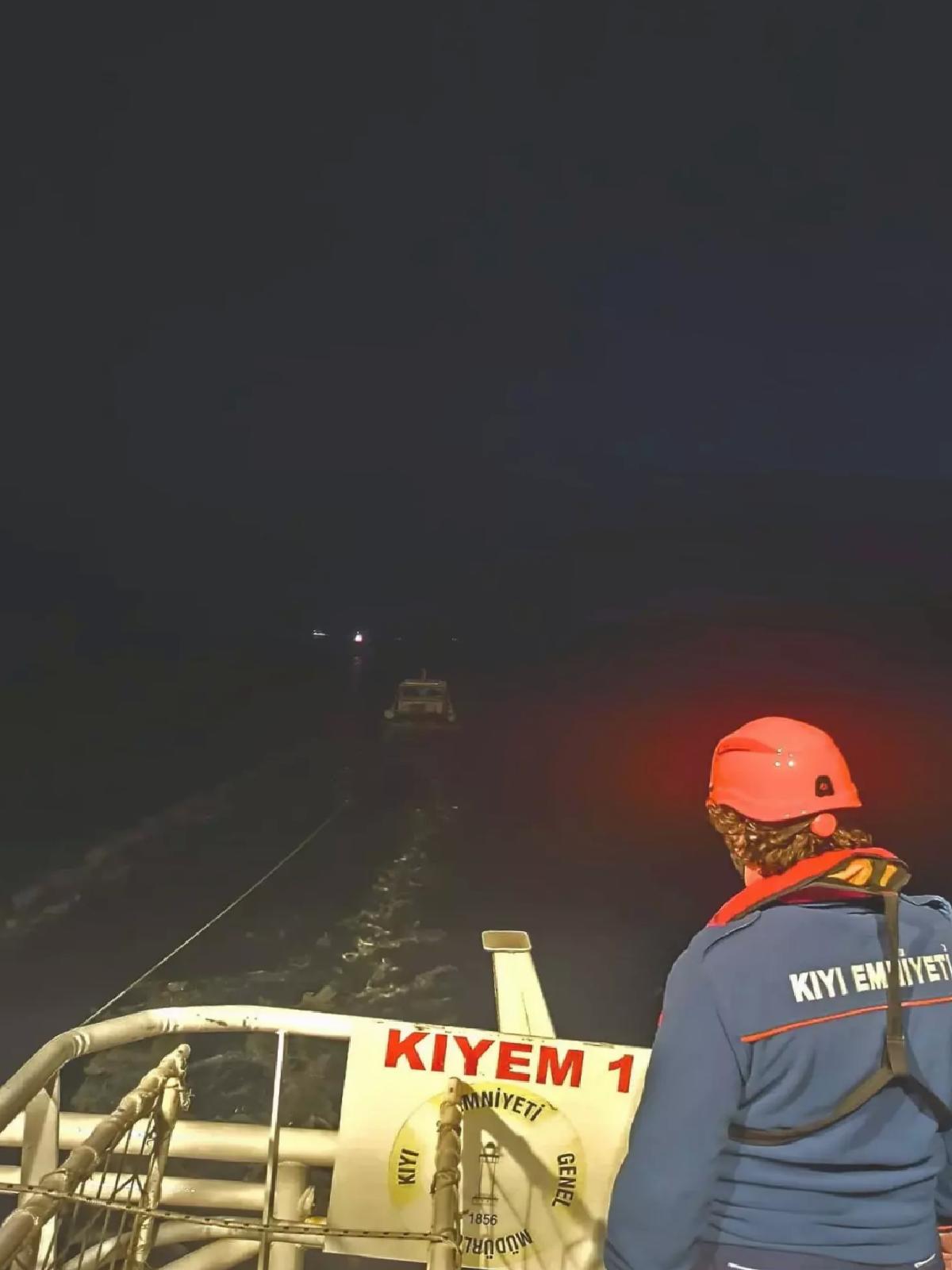 Çanakkale’de Sürüklenen Tekne Kurtarıldı