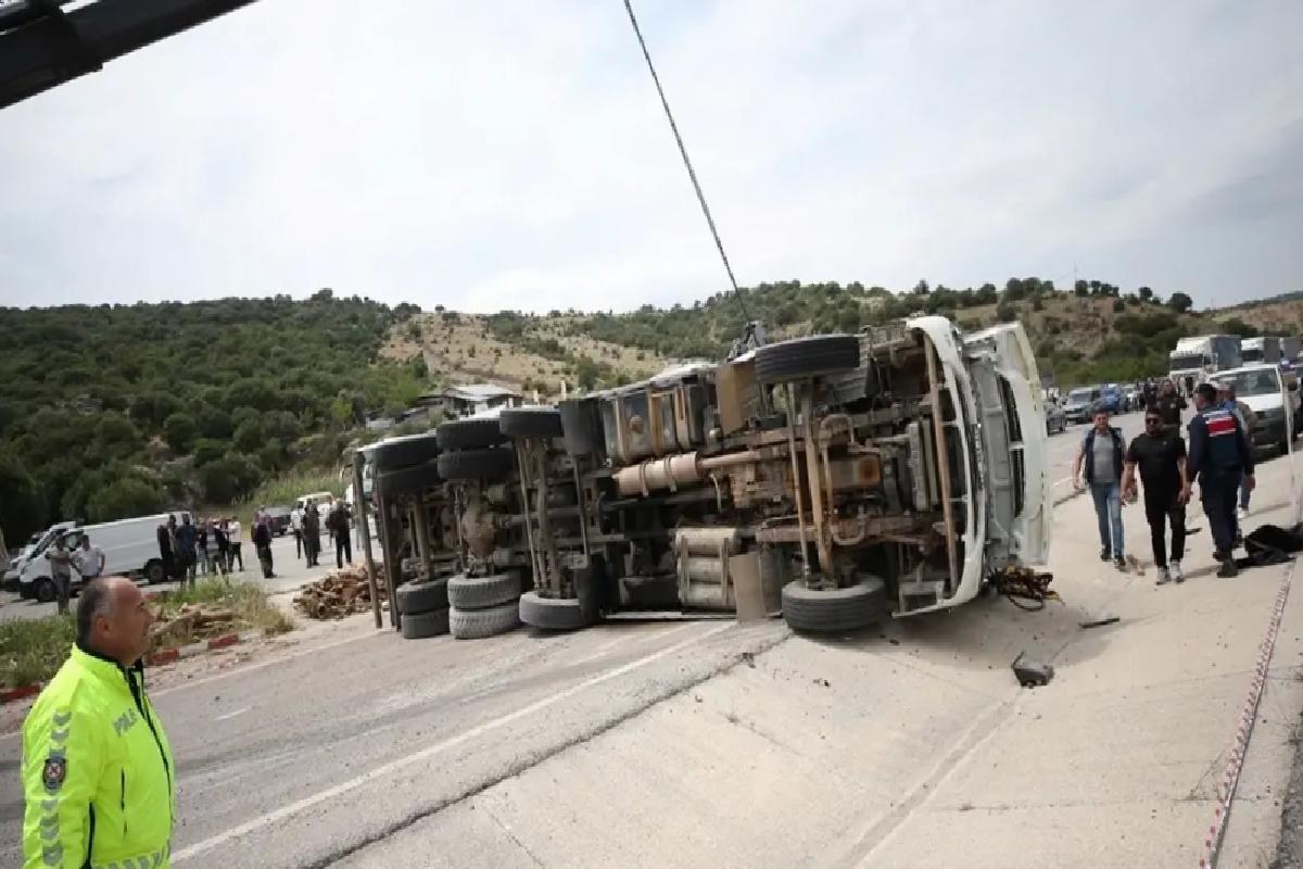 Çanakkale’de Trafik Kazası: 5 Ölü, 11 Yaralı