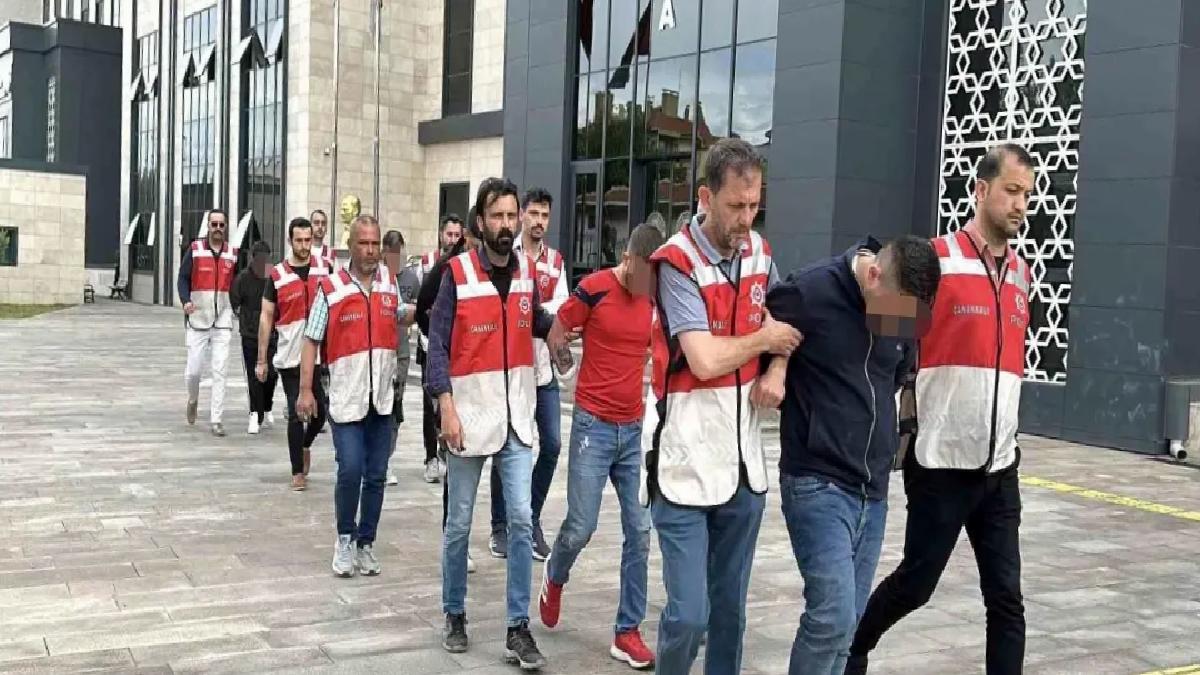 Çanakkale’de Trafik Kazası: 5 Şüpheli Adliyeye Sevk Edildi