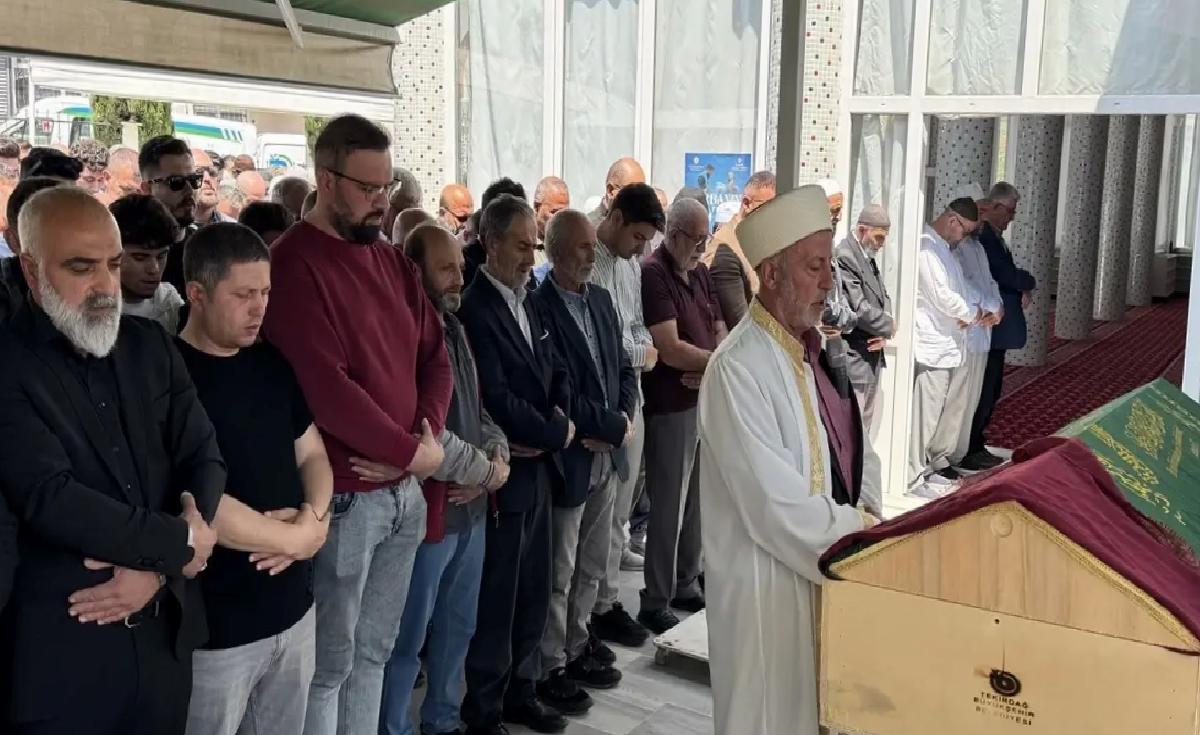 Çanakkale’deki Kazada Hayatını Kaybeden Aynur Kocabey Defnedildi