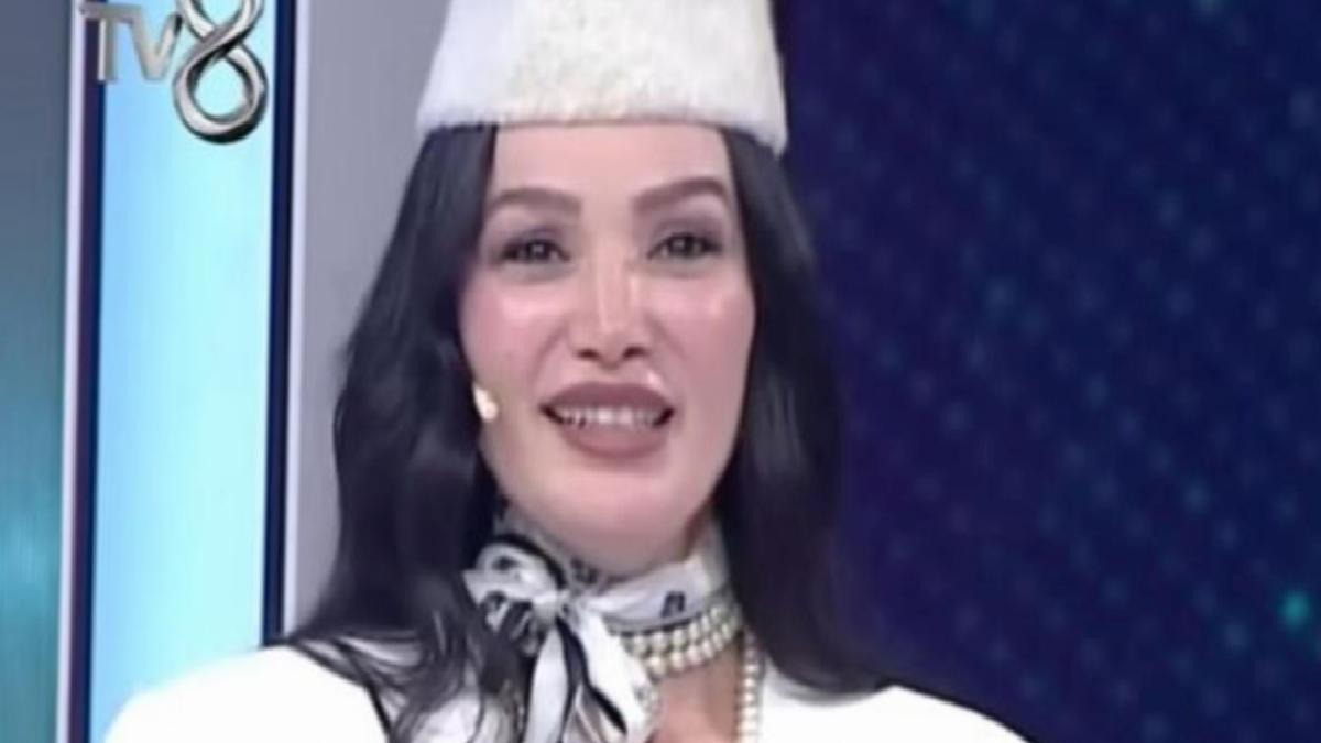 Çarkıfelek’in efsane hostesiydi! Emel Özkızıltaş fenomen yarışmaya dahil oldu