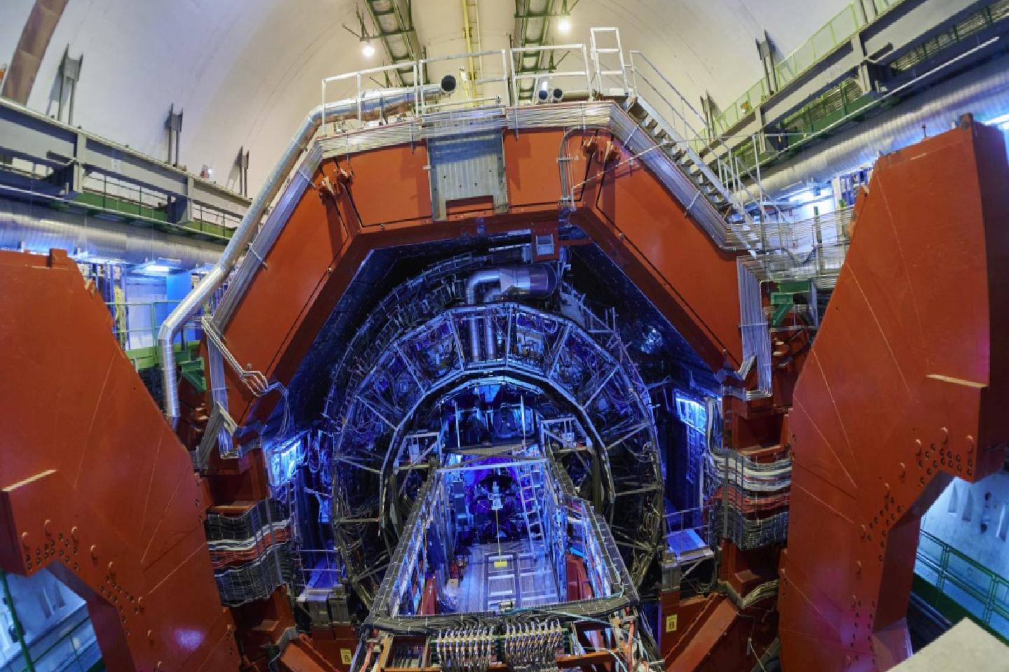 CERN’de modern simya: Kurşun altına dönüştü