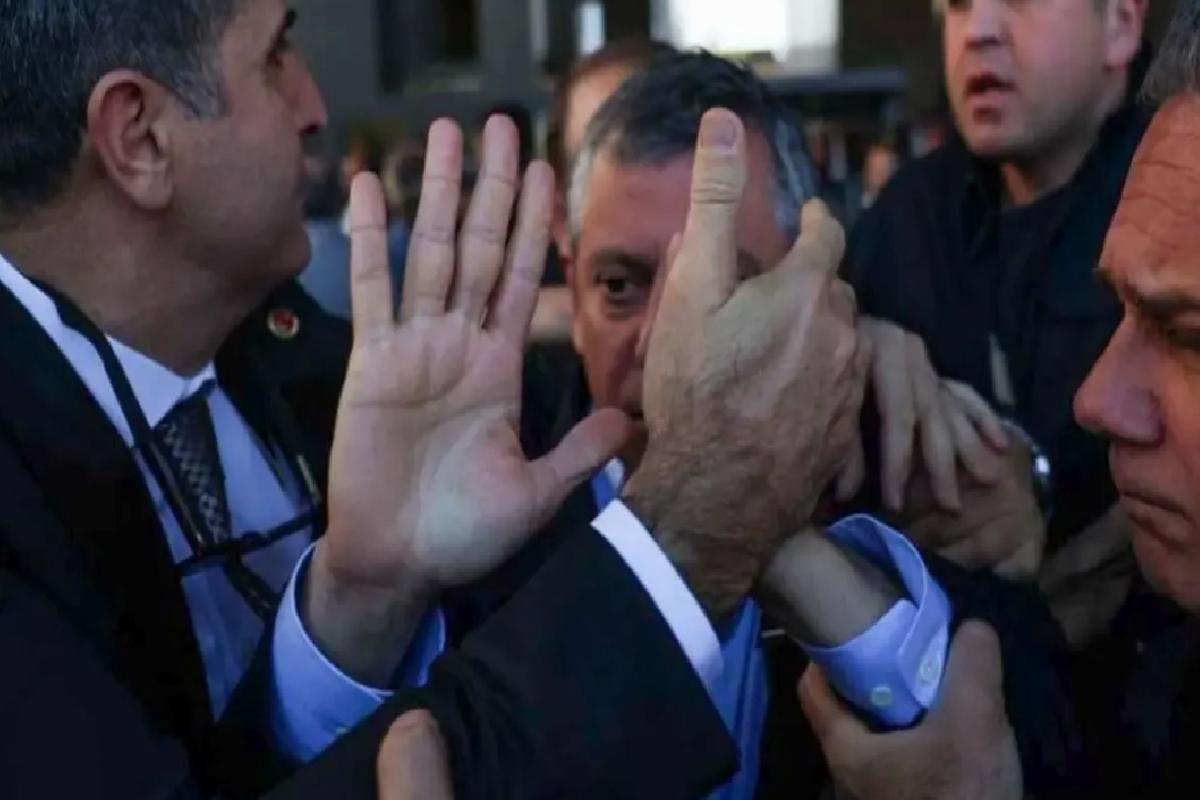 CHP Başkanı Özgür Özel’e Saldırı: Olayın Ardındaki İddialar