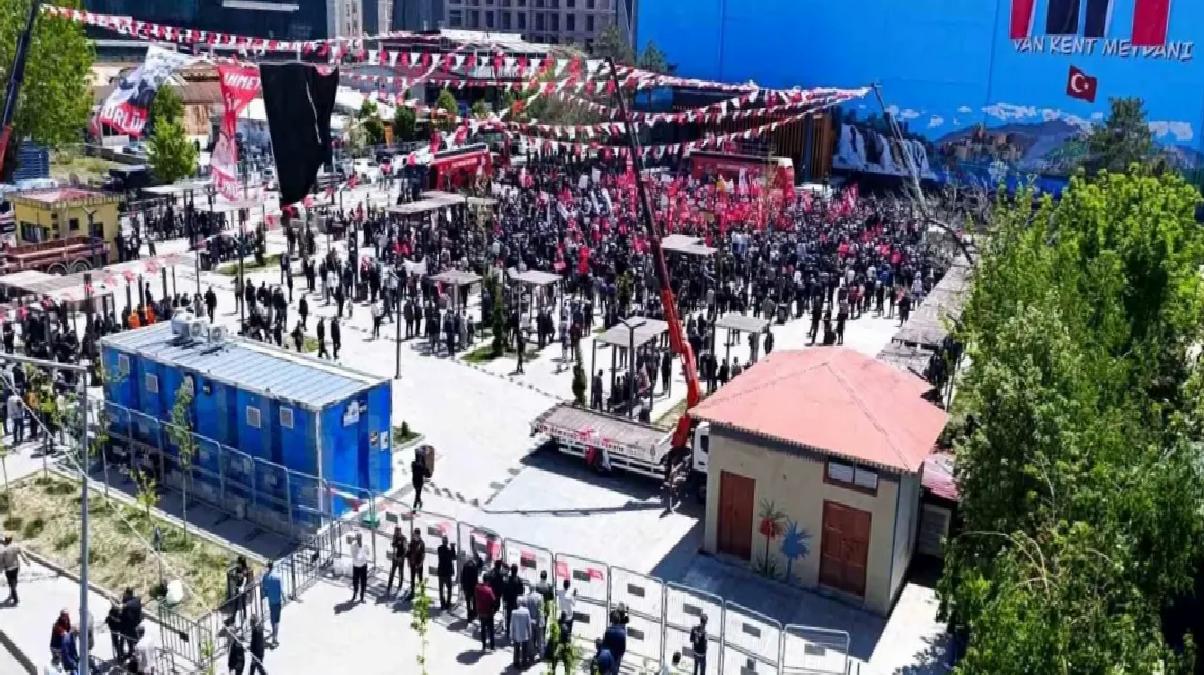 CHP Mitingine Düşük Katılım